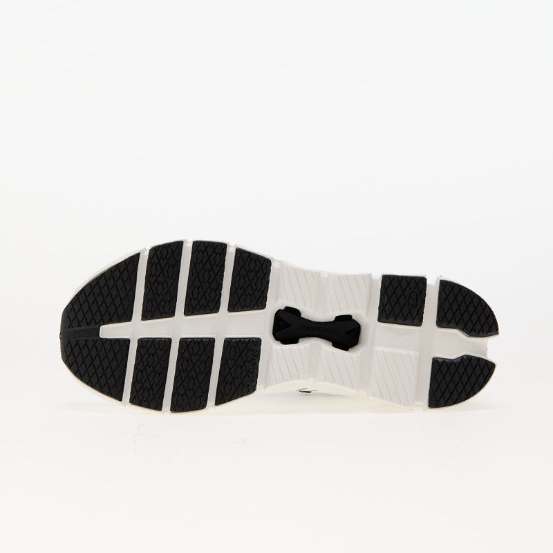 On M Cloud X 4 Ivory/ Black