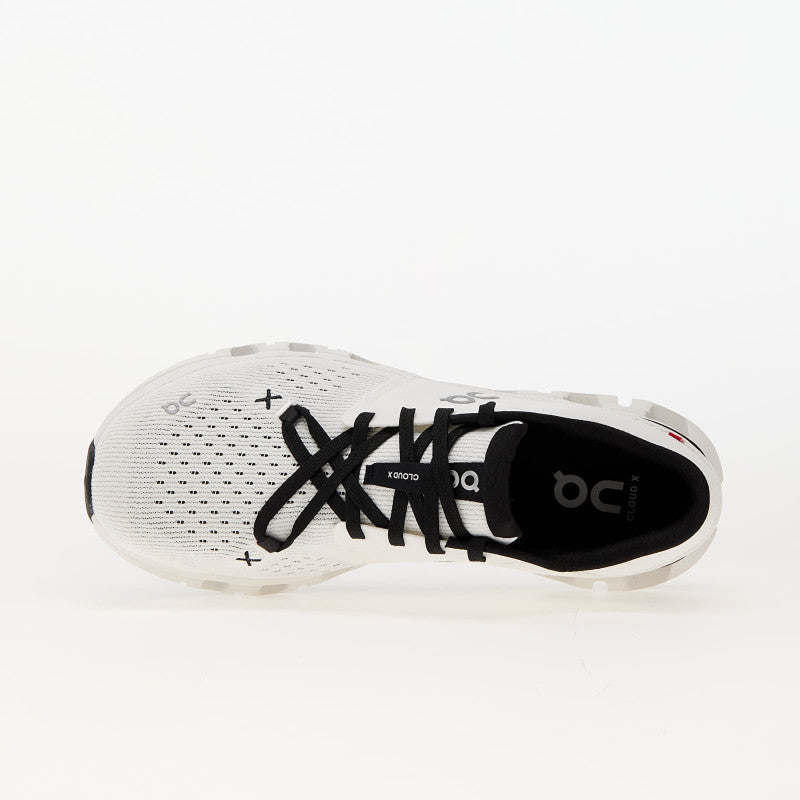 On M Cloud X 4 Ivory/ Black
