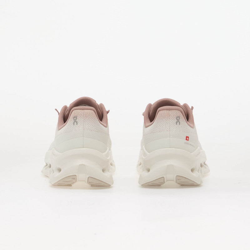 On Wmns Cloudtilt Biscuit/ Ivory