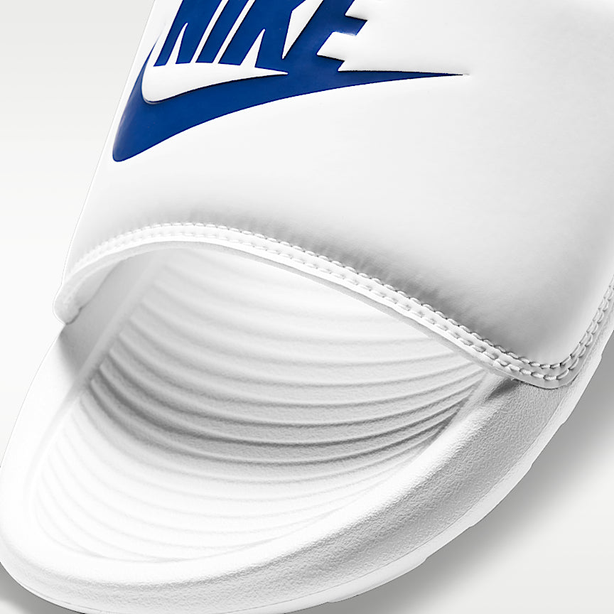 Nike Victori One