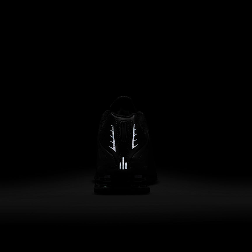 Nike Shox R4