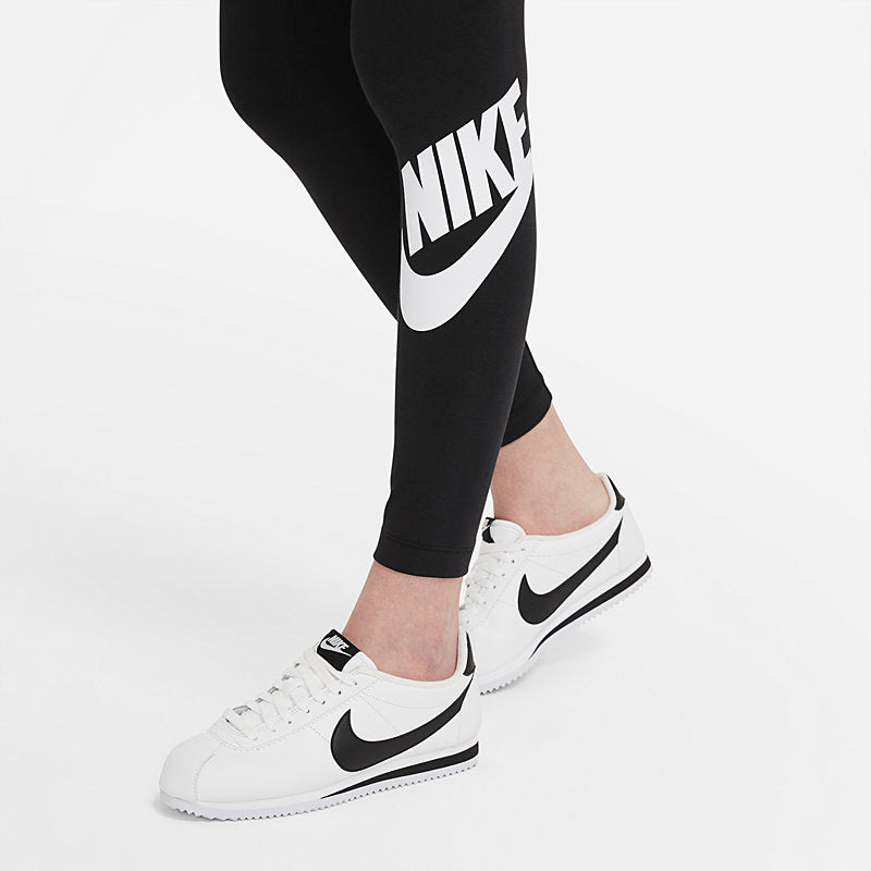 Nike Wmns Sportswear Essential High-Rise tamprės