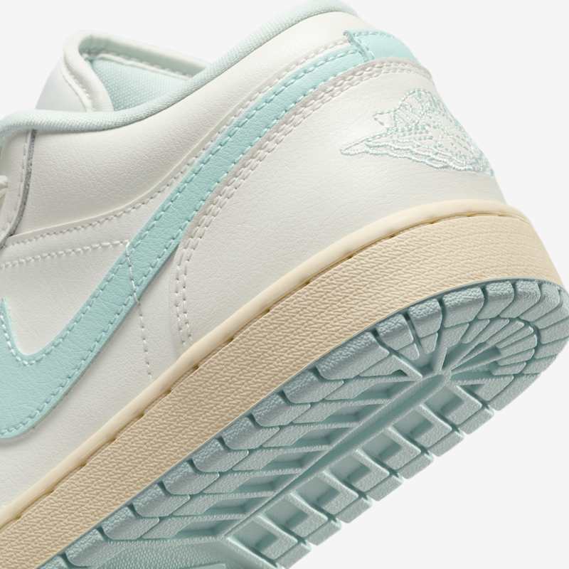 Air Jordan 1 Low