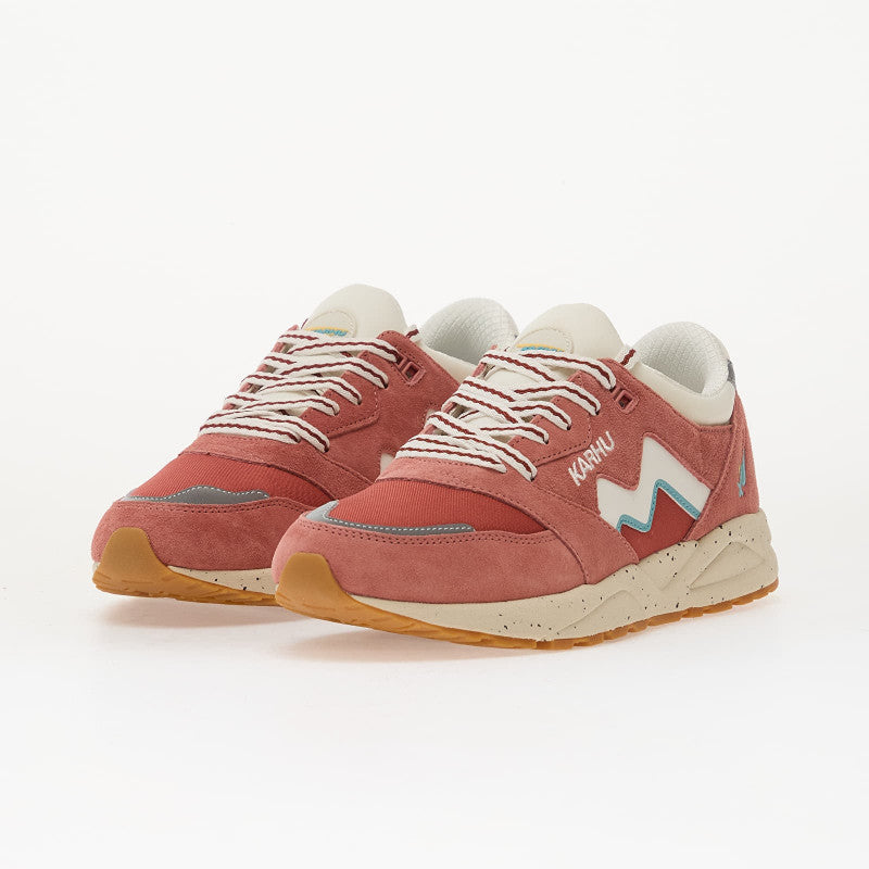 Karhu Aria 95 Light Mahogany/ White