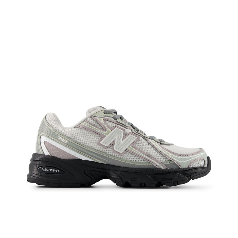 New Balance 740