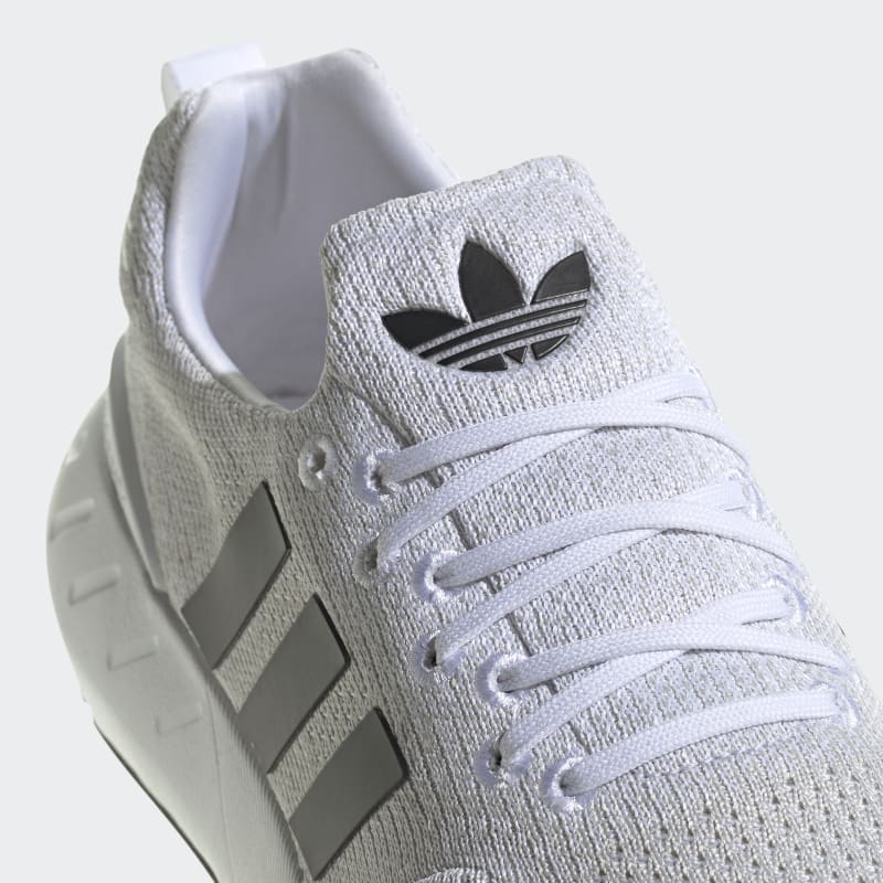 adidas Swift Run 22