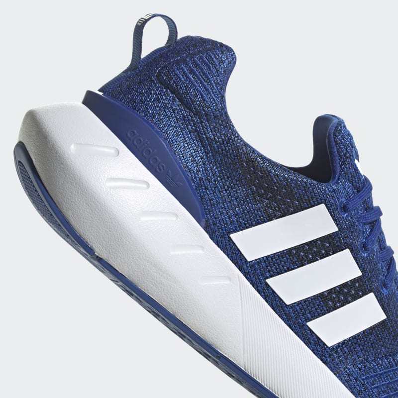 adidas Swift Run 22