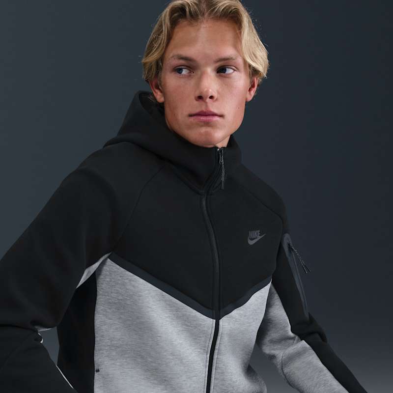 Nike Tech