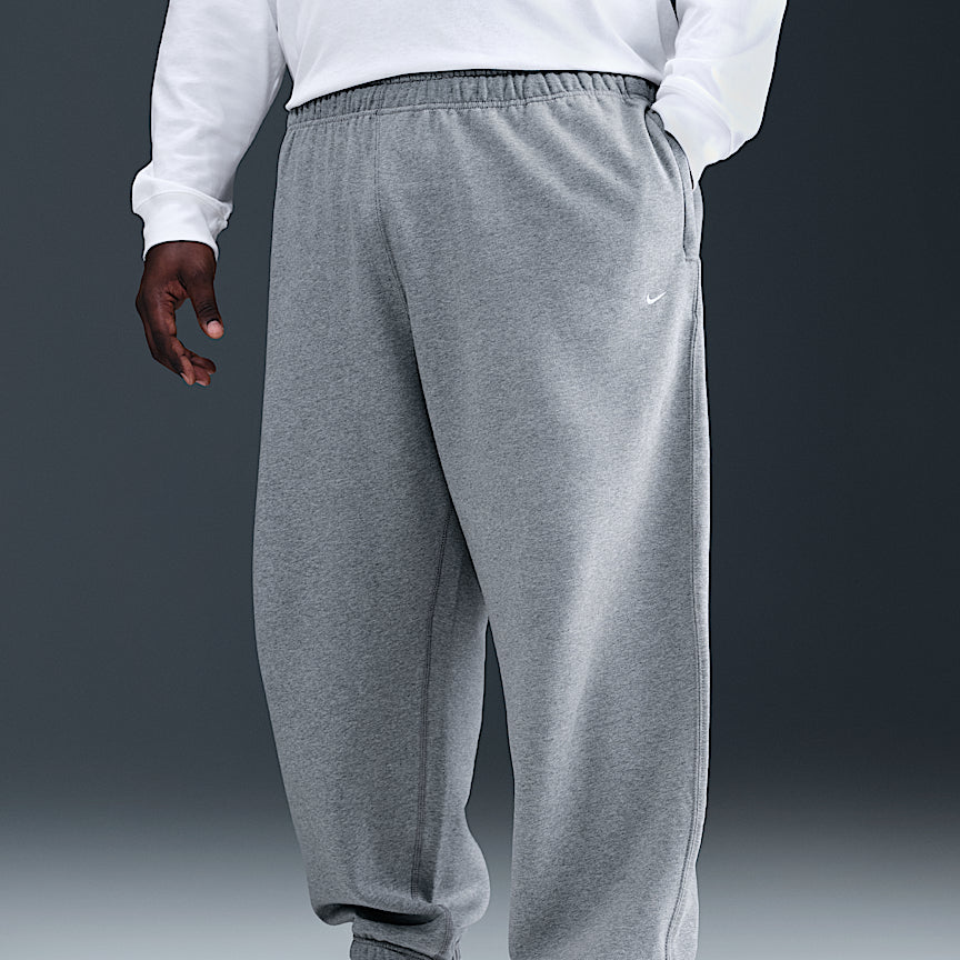 Nike Solo Swoosh