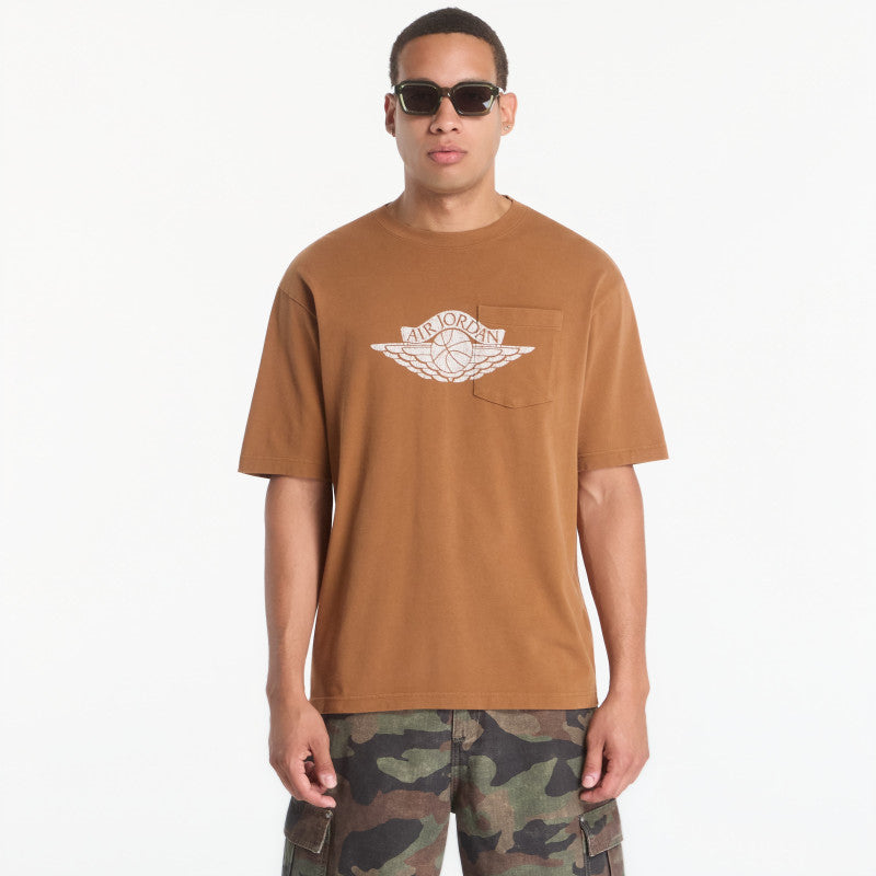 Jordan Flight Essentials Men's Pocket T-Shirt Lt British Tan/ Shadow Brown