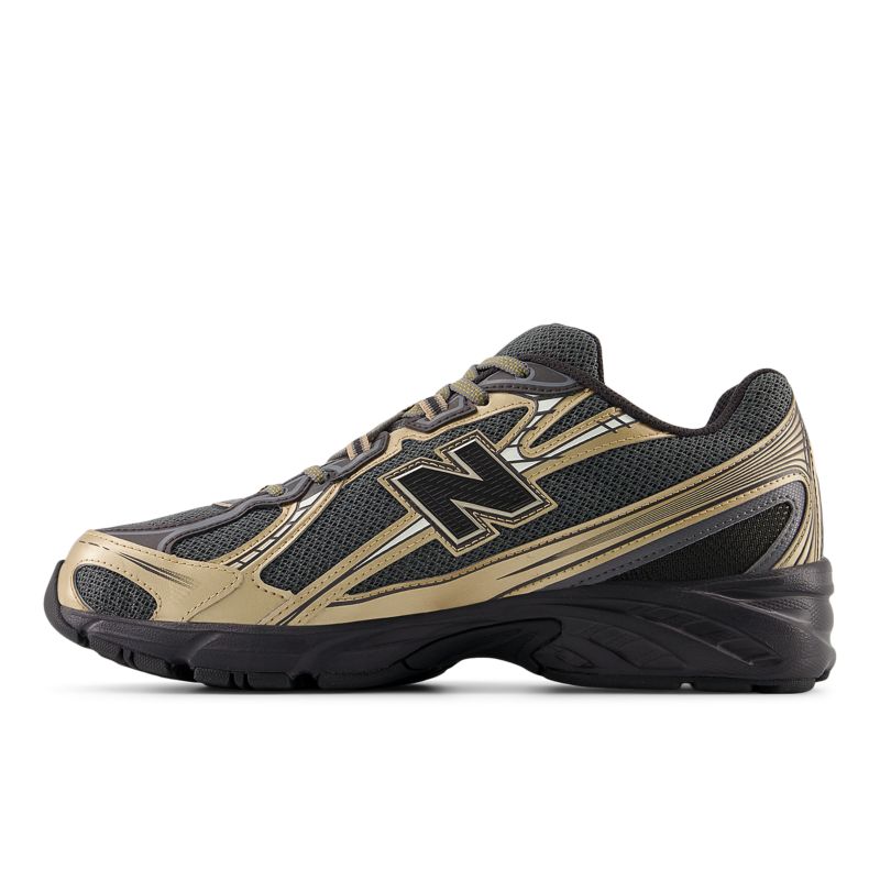 New Balance 740