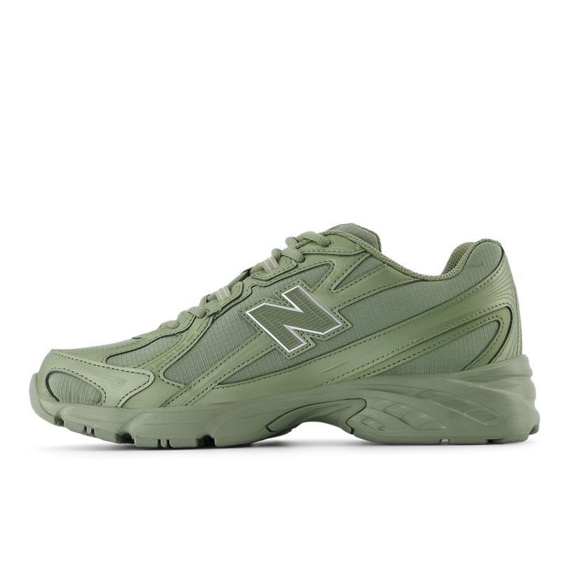 New Balance 740